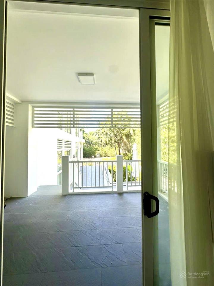 Cần bán căn villa premier 4 phòng ngủ, 3 tầng, dt đất 448m2  0973 577 ***