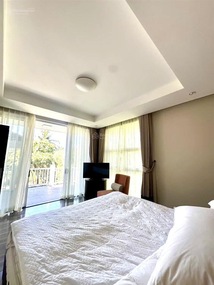 Cần bán căn villa premier 4 phòng ngủ, 3 tầng, dt đất 448m2  0973 577 ***
