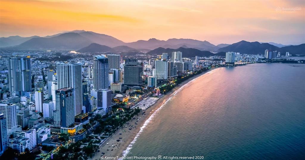 Bán căn góc 4 tầng vị trí vip trung tâm phố tây nha trang, mặt tiền nguyễn thị minh khai, chỉ 10tỷ