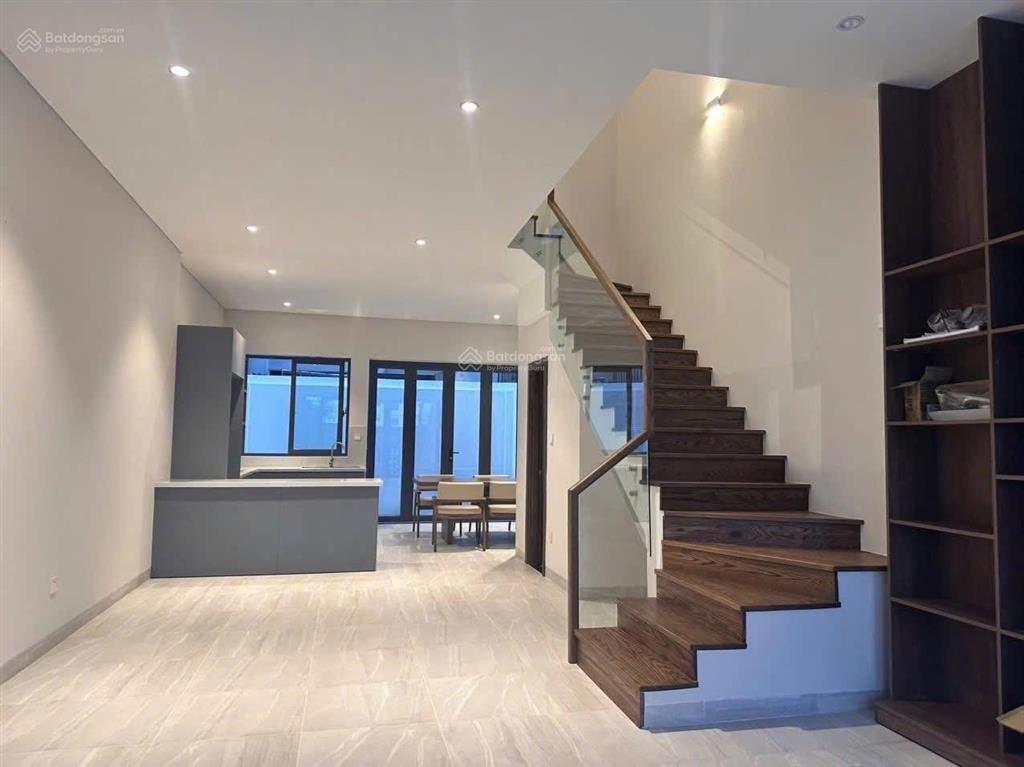 Bán nhà mới 3 tầng đầy đủ nội thất đẹp chỉ 7,5 tỷ đường thông cạnh hồ bơi mỹ gia gói 8 nha trang