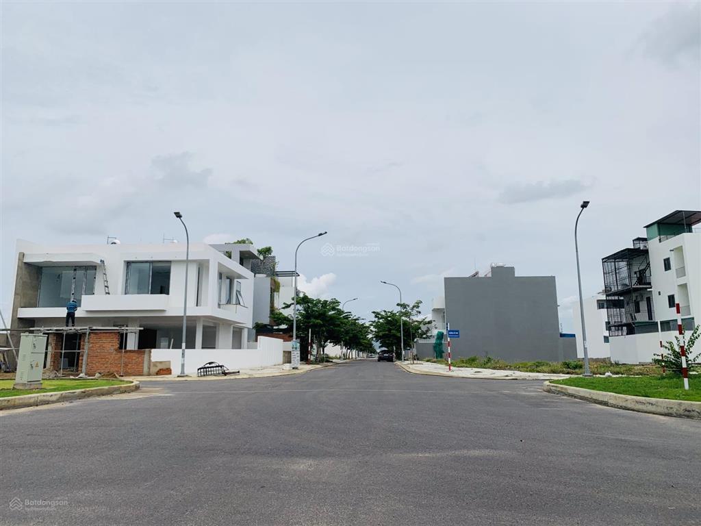 Cần bán gấp giá tốt chỉ 42 triệu/m2 lô góc vip đường thông 27 mét mỹ gia gói 5 nha trang