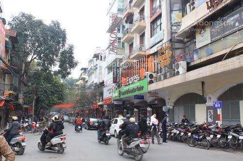 Bán khách sạn cầu gỗ, quận hk. dt 90/110m2 x 7 tầng mt 5,5m (94 tỷ)