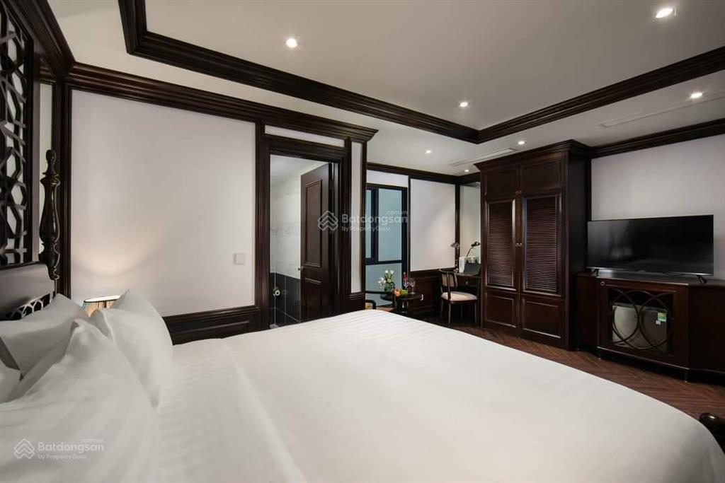 Nhà 7 tầng mp thuỵ khuê 150m2, vỉa hè rộng, cách văn cao 50m, view hồ, 2 thoáng, 100m ra hồ tây