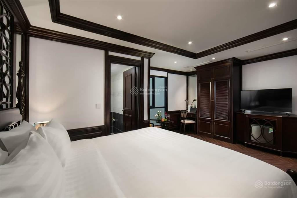 Nhà 7 tầng mp thuỵ khuê 150m2, vỉa hè rộng, cách văn cao 50m, view hồ, 2 thoáng, 100m ra hồ tây