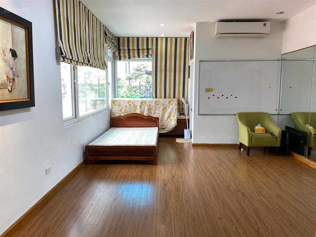 Chính chủ cho thuê riêng nhà phố lê hồng phong,ba đình ,gần lăng bắc dt 75m2 x 4,5t mt 25m( lô góc)
