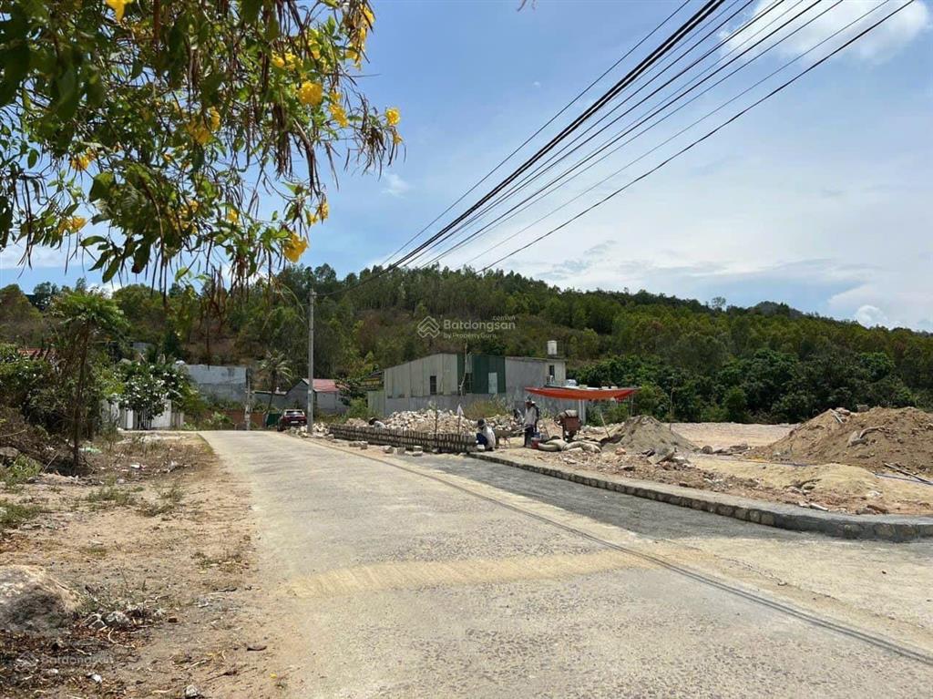 Bán đất hòn nghê vĩnh ngọc, nha trang. dt 2572.2m2. phù hợp làm kho xưởng sổ hồng tc.  0931 183 ***