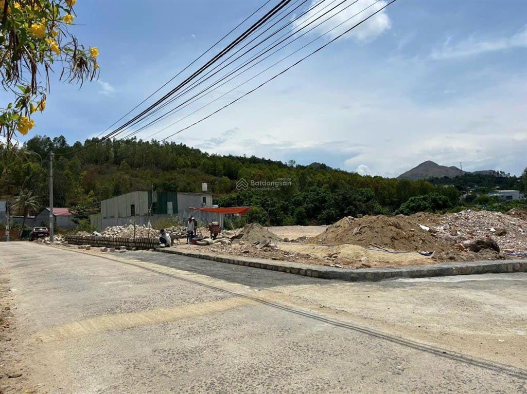 Bán đất hòn nghê vĩnh ngọc, nha trang. dt 2572.2m2. phù hợp làm kho xưởng sổ hồng tc.  0931 183 ***