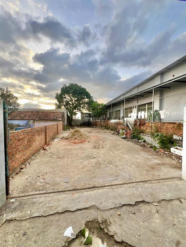 Bán đất hẻm nguyễn chích, vĩnh hoà, nha trang. dt 235,8m2. ngang 7,27m. sổ hồng.  0931 183 ***