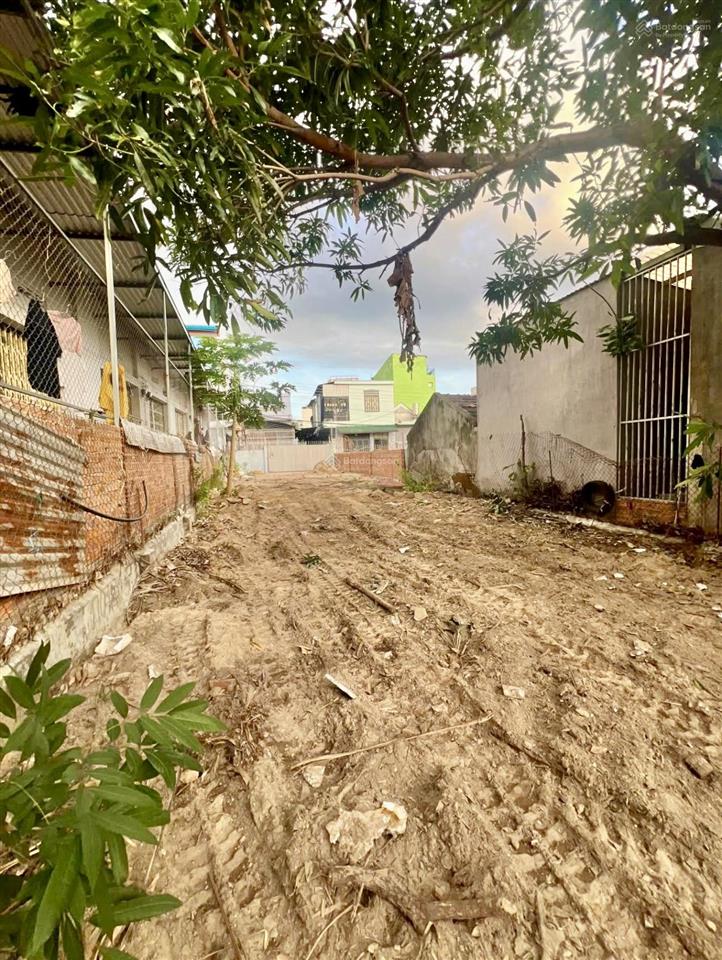 Bán đất hẻm nguyễn chích, vĩnh hoà, nha trang. dt 235,8m2. ngang 7,27m. sổ hồng.  0931 183 ***