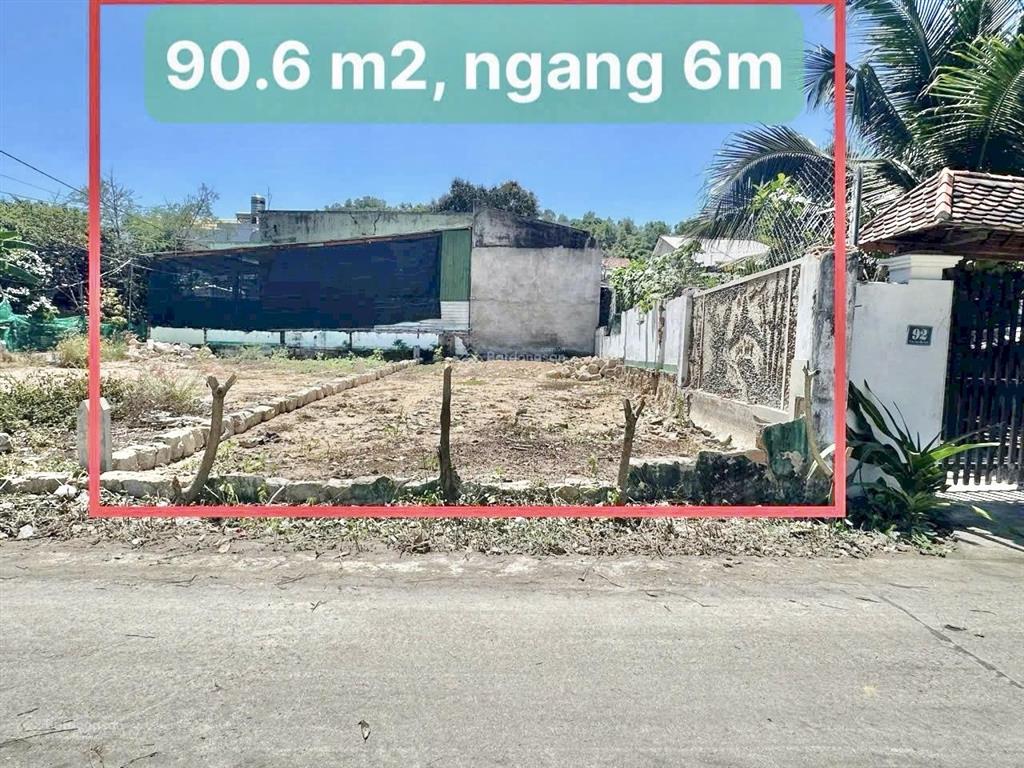 Bán đất đường trạm điện, vĩnh ngọc, nha trang. dt 90,6m2. ngang 6m. sổ hồng. hướng bắc. giá 2,75tỷ