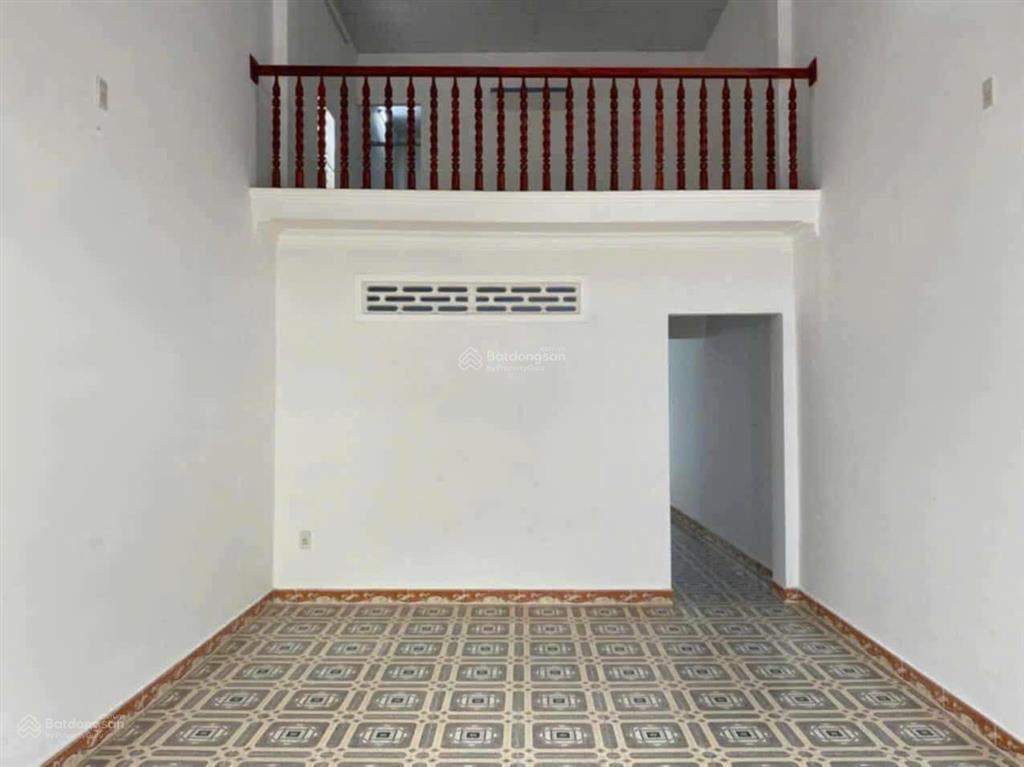 Bán nhà cấp 4 hẻm đường 2/4, vĩnh hoà, nha trang. dt 53m2. sổ hồng. giá 3,4 tỷ. đường ô tô 5m