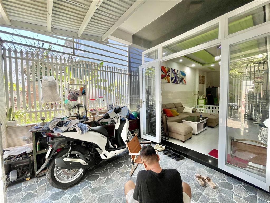 Bán nhà 2 tầng mới đẹp. hẻm phú xương, vĩnh hải, nha trang. dt69,5m2. sổ hồng. giá 3,8 tỷ