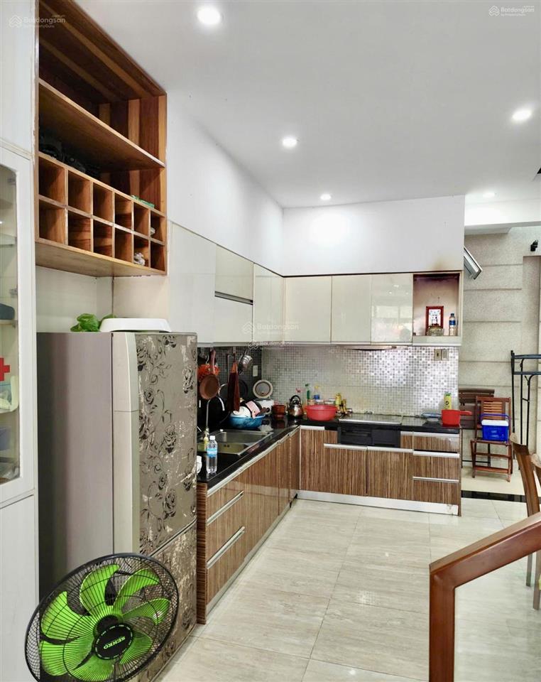 Bán nhà 3 tầng đường quảng đức, p. bắc nha trang, dt75m2. hướng đông. gần biển. giá8,5 tỷ.