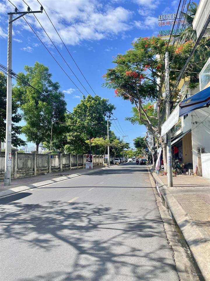 Bán nhà 3 tầng đường quảng đức, p. bắc nha trang, dt75m2. hướng đông. gần biển. giá8,5 tỷ.