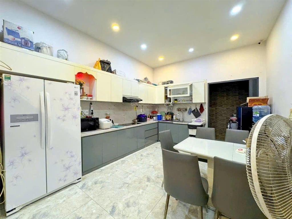 Bán nhà mặt tiền đường bế văn cấm, vị trí kinh doanh mua bán dt 4x20m, 3 lầu, 5pn, 6wc, giá 23tỷ990
