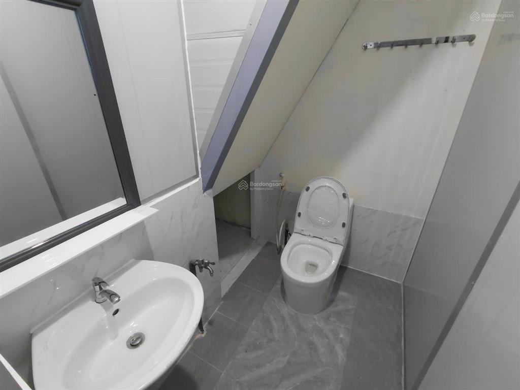 Cho thuê nhà nguyên căn hẻm xe hơi đường số 27, tân quy, q7, dt 6x15, 1lau, 6pn 3wc, giá 16tr/thang