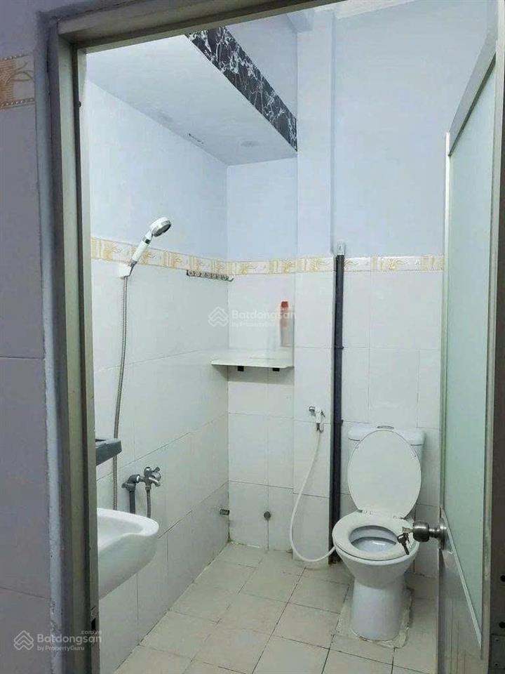 Cho thuê nhà đường trần xuân soạn, dt 4x18m, 1 lầu, 3pn, 2wc, 3 máy lạnh, giá 12 triệu