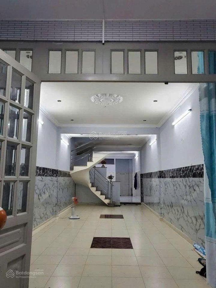 Cho thuê nhà đường trần xuân soạn, dt 4x18m, 1 lầu, 3pn, 2wc, 3 máy lạnh, giá 12 triệu