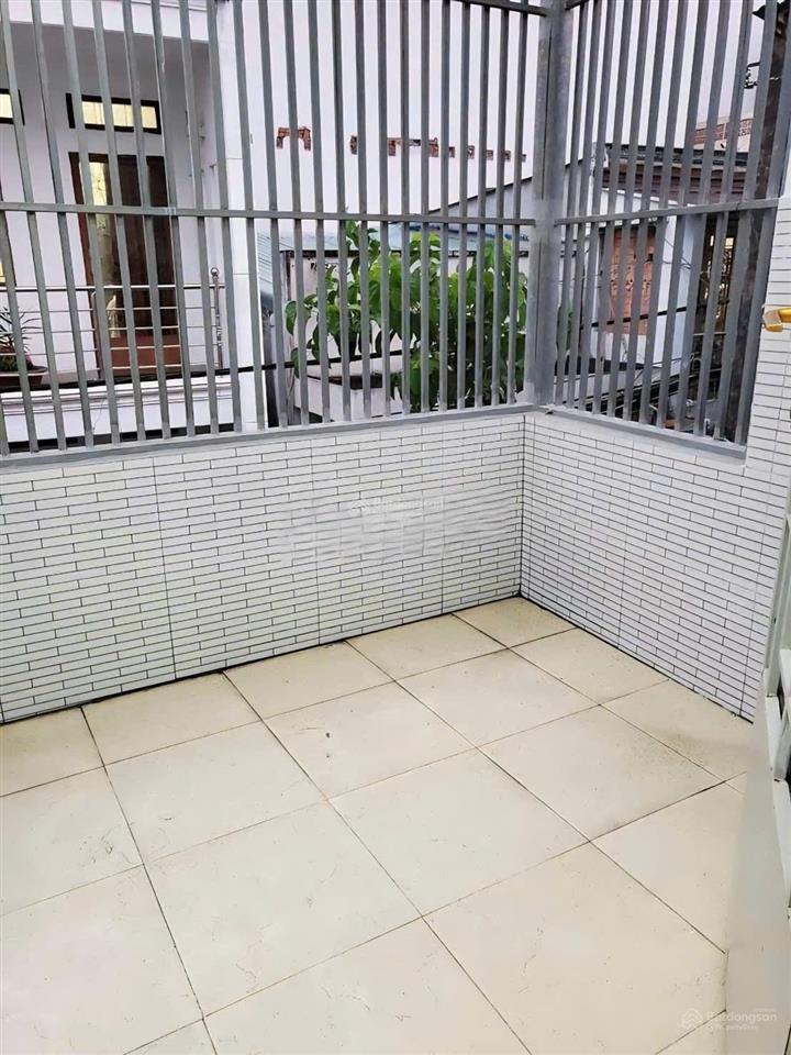 Cho thuê nhà đường trần xuân soạn, dt 4x18m, 1 lầu, 3pn, 2wc, 3 máy lạnh, giá 12 triệu