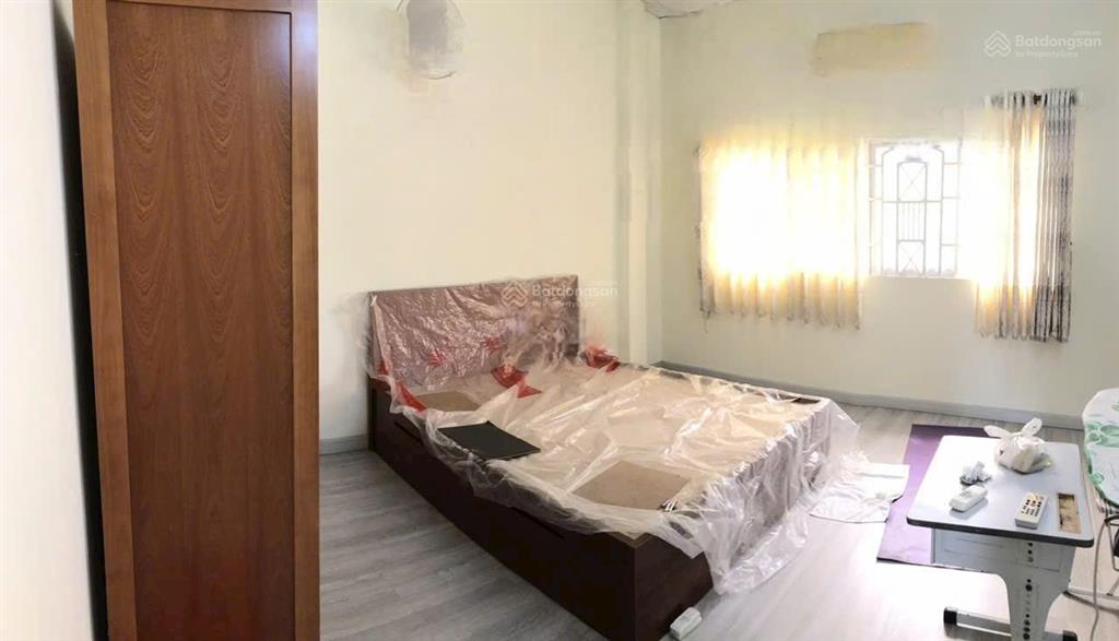 Nhà hẻm xe hơi đường lâm văn bền, dt 4x20, 2 lầu, 1st, 3pn, 4wc, có nội thất cơ bản, giá 18 triệu.
