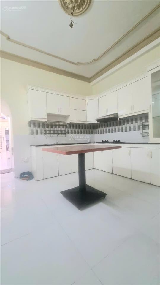 Nhà hẻm xe hơi đường lâm văn bền, dt 4x20, 2 lầu, 1st, 3pn, 4wc, có nội thất cơ bản, giá 18 triệu.