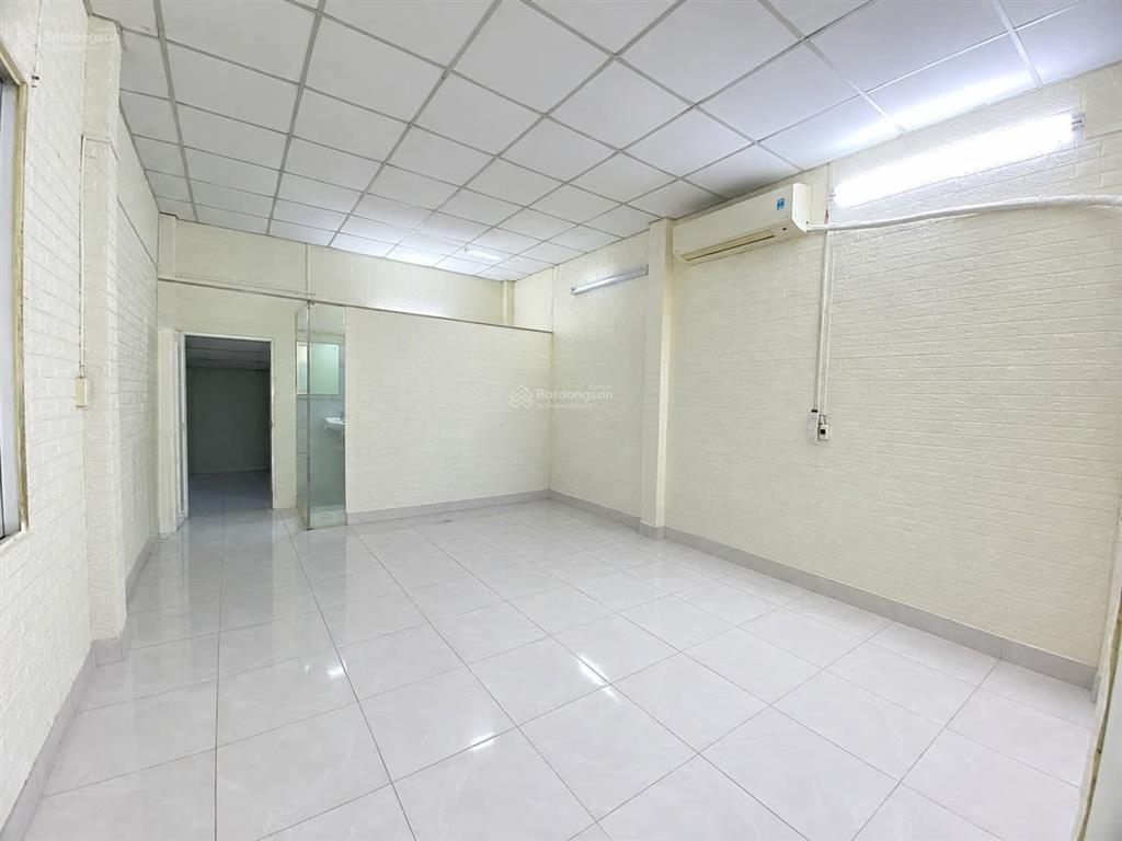 Cho thuê nhà mới, mặt tiền đường lê văn lương, dt 5x20, 1 lầu, 3pn, 2wc