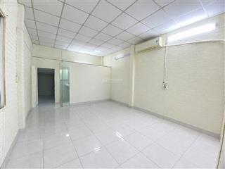 Cho thuê nhà mới, mặt tiền đường lê văn lương, dt 5x20, 1 lầu, 3pn, 2wc