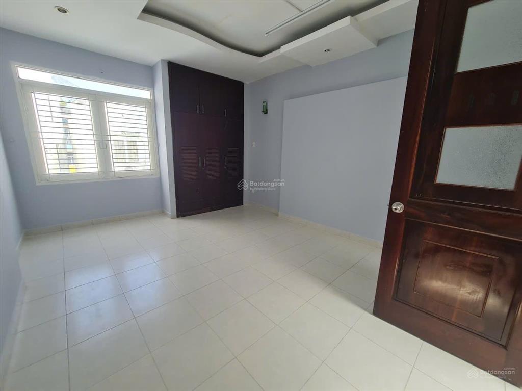 Cho thuê nhà hẻm xe hơi, đường lâm văn bền, dt 4x25, 2 lầu, 3pn, 3wc, 1pt, sân vườn. máy lạnh.