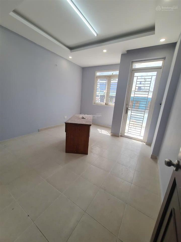 Cho thuê nhà hẻm xe hơi, đường lâm văn bền, dt 4x25, 2 lầu, 3pn, 3wc, 1pt, sân vườn. máy lạnh.