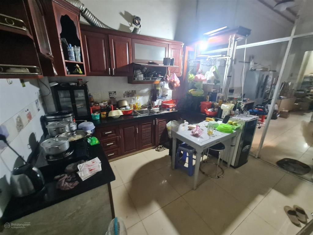 Cho thuê nhà nguyên căn mặt tiền đường lê văn lương, dt 4x35, 1 lầu, 3pn, 4wc, giá 30 triệu/tháng.