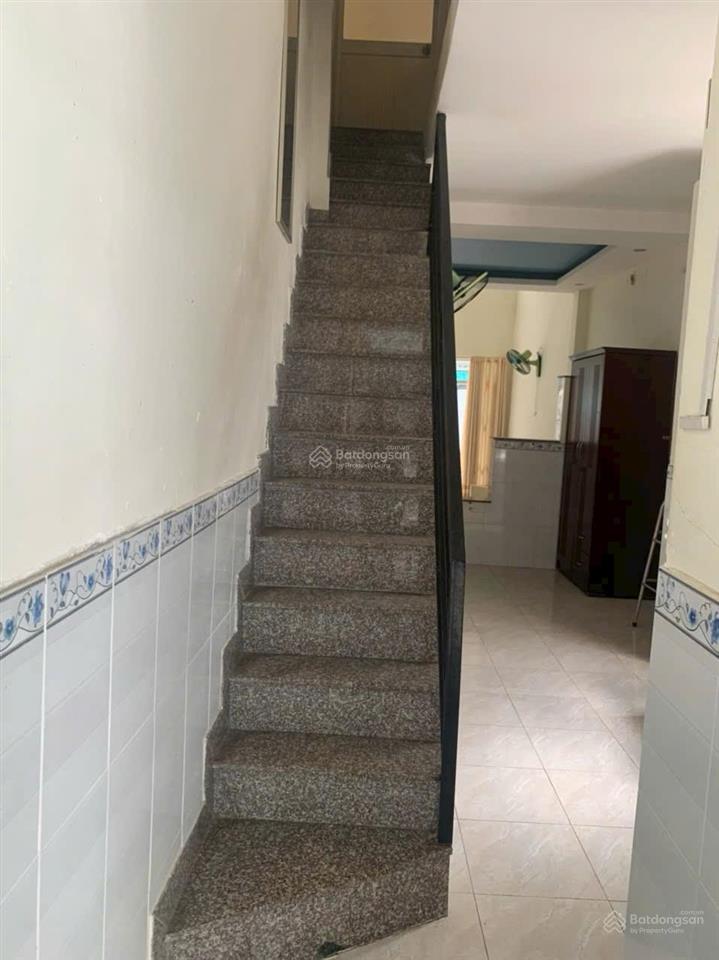 Bán nhà hẻm 77 đường chuyên dùng 9, dt 7x21,5m, cn 150m, nhà cấp 4 lửng đúc giả, 3pn, 2wc, giá 6tỷ6