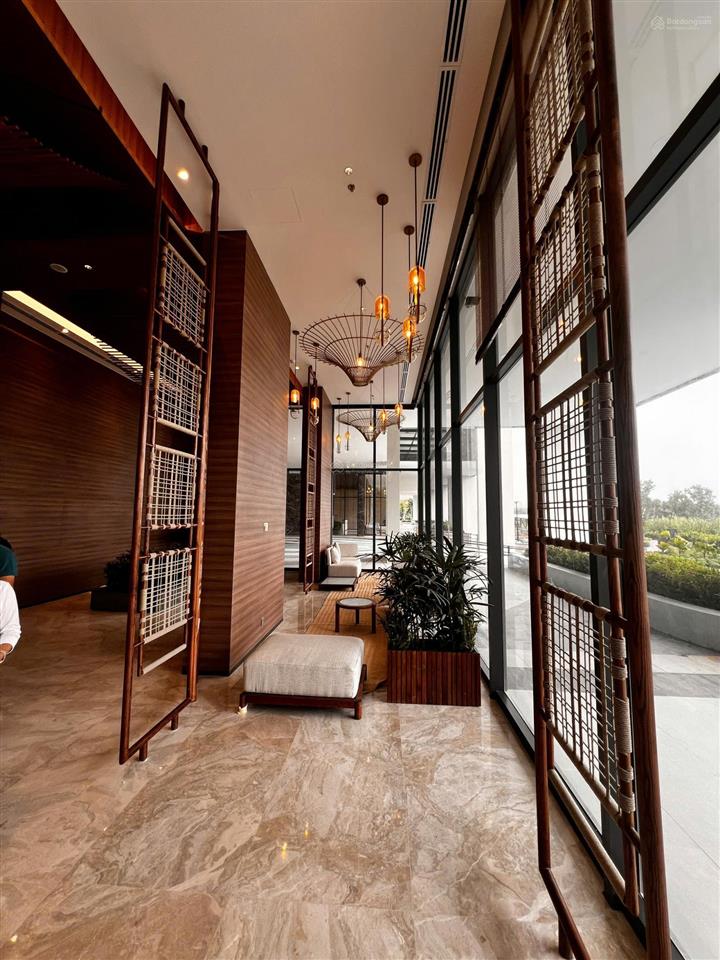 Căn 3pn  căn góc 119m2  view hồ bơi  giá bán 8.83 tỷ