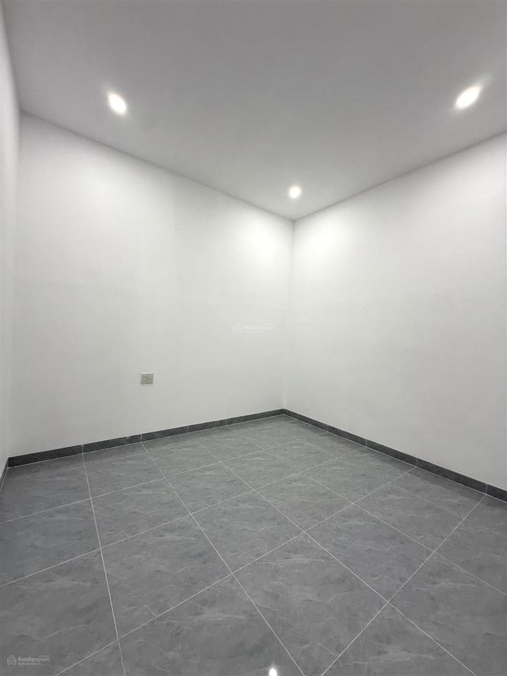 Hạ giá bán nhanh 2 tỷ 590 nhà 2 tầng mới xây diên an  mặt tiền đường lỗ đế, sát kdc phú ân nam 2
