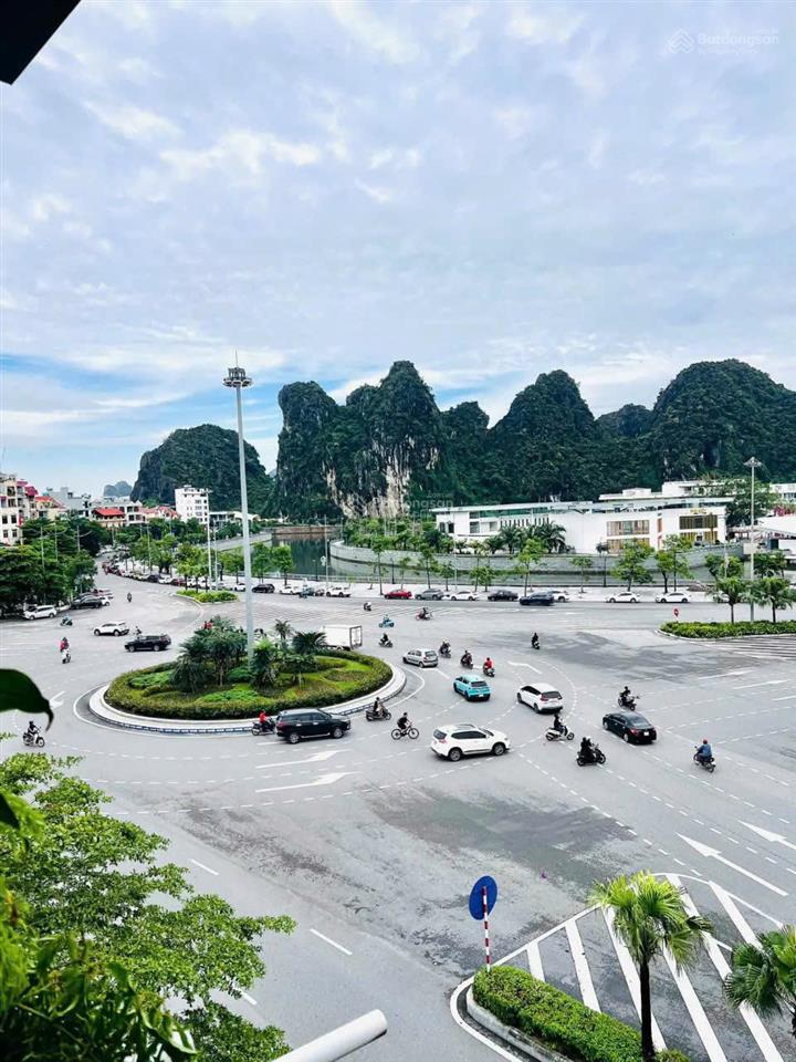 Bán nhà phố 5 tầng ngã 3 kênh liêm view hồ cổ tiên, vị trí kim cương hạ long