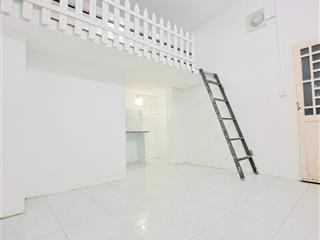 Phòng đẹp có gác lửng, máy lạnh  26/42 tân sơn nhì, q.tân phú (gần đh công thương, văn hiến)