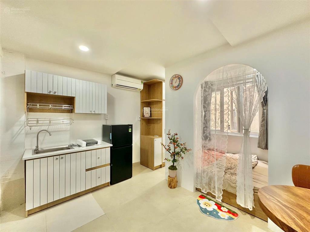 Cho thuê căn hộ dịch vụ cao cấp  1pn riêng, bếp tách  giá chỉ 6,5tr trung tâm quận phú nhuận