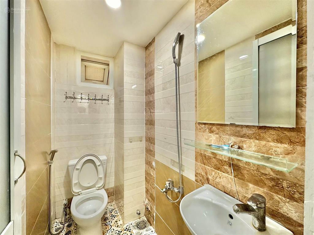 Cho thuê căn hộ dịch vụ cao cấp  1pn riêng, bếp tách  giá chỉ 6,5tr trung tâm quận phú nhuận