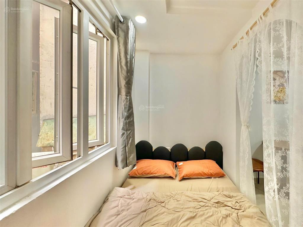 Cho thuê căn hộ dịch vụ cao cấp  1pn riêng, bếp tách  giá chỉ 6,5tr trung tâm quận phú nhuận