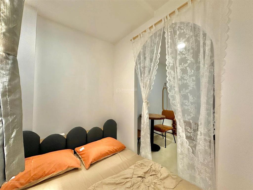 Cho thuê căn hộ dịch vụ cao cấp  1pn riêng, bếp tách  giá chỉ 6,5tr trung tâm quận phú nhuận