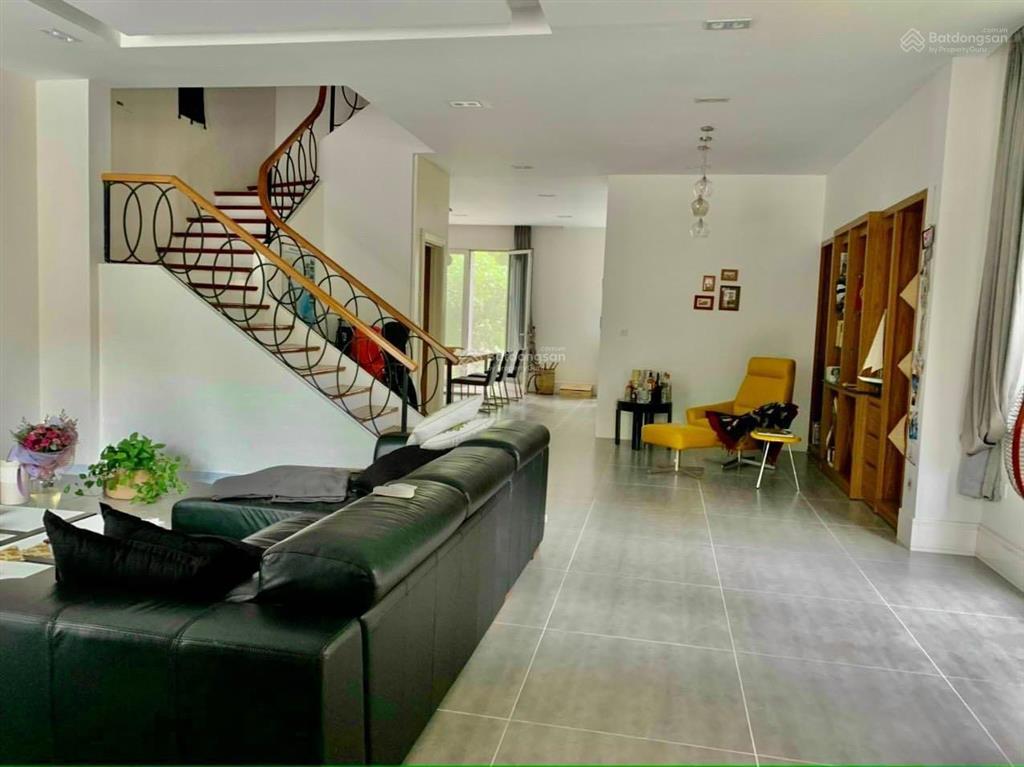 Cho thuê biệt thự hoa phượng 04  33 435m2 đất vị trí trung tâm hoàn thiện full nội thất 50tr/tháng