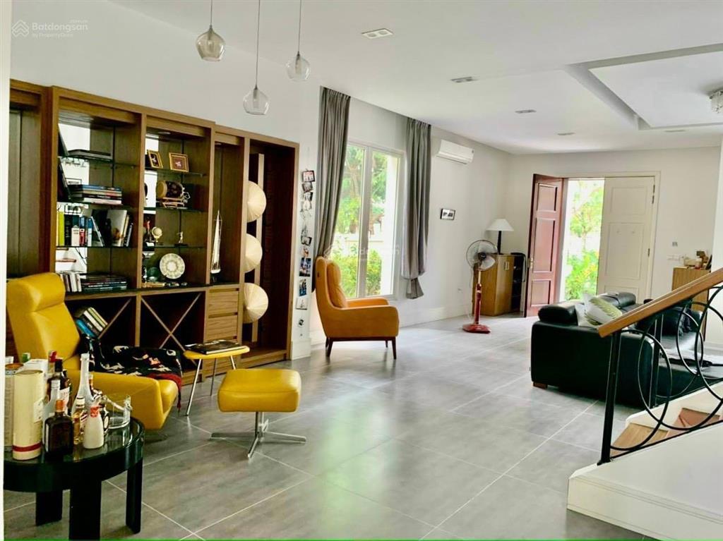 Cho thuê biệt thự hoa phượng 04  33 435m2 đất vị trí trung tâm hoàn thiện full nội thất 50tr/tháng