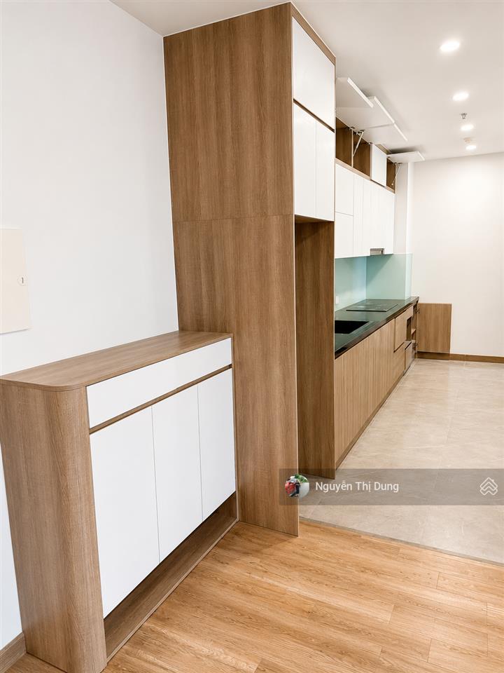 Chủ cần bán căn hộ 100m2  có nội thất liền tường  giá chỉ 6.5 tỷ bao phí.