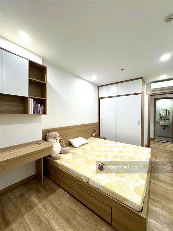 Cần bán căn 73m2 full nội thất  ban công đông nam  giá chỉ 5.5 tỷ bao phí