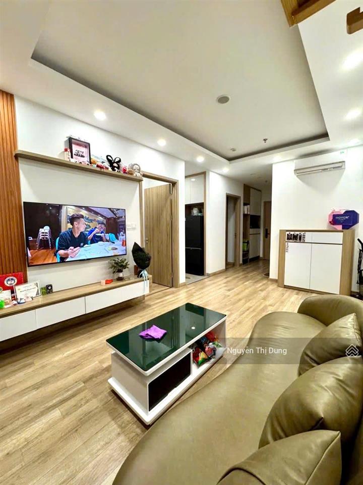 Cần bán căn 73m2 full nội thất  ban công đông nam  giá chỉ 5.5 tỷ bao phí