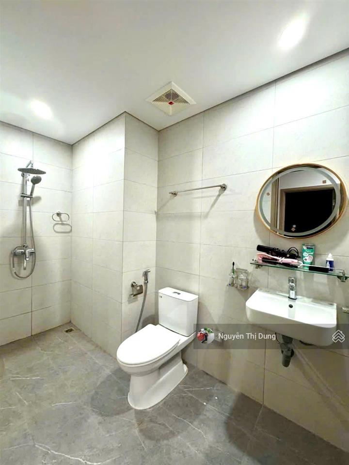 Cần bán căn 73m2 full nội thất  ban công đông nam  giá chỉ 5.5 tỷ bao phí