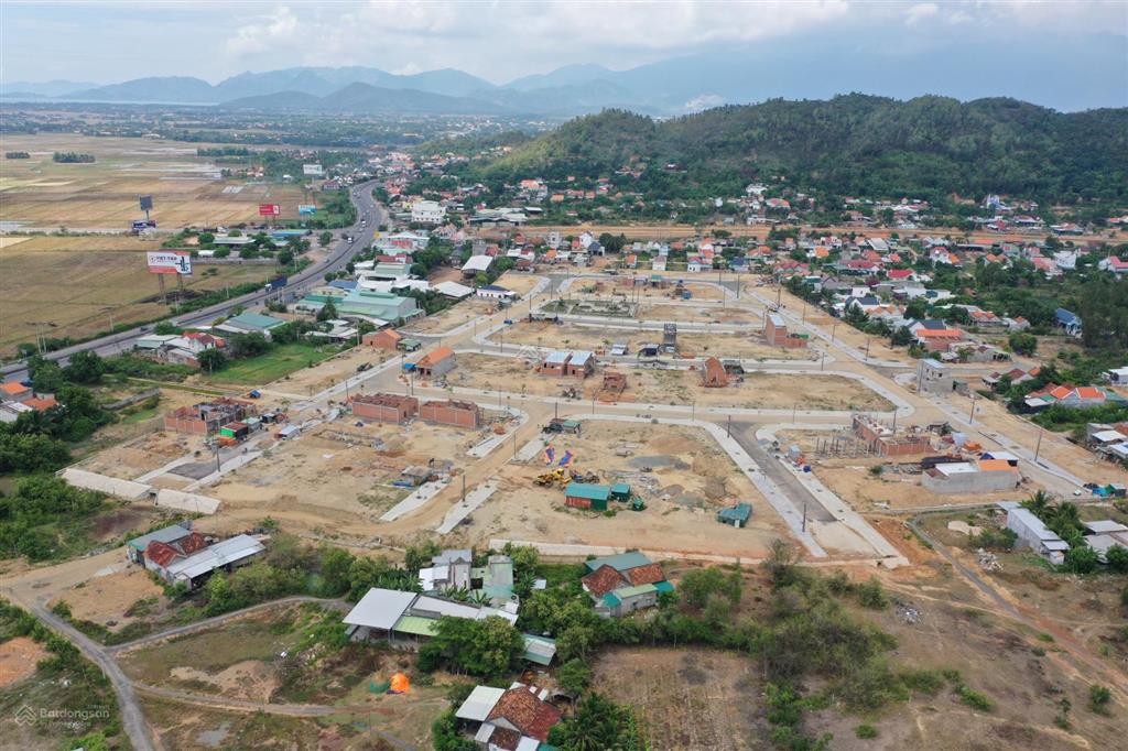 Bán đất tái định cư hà thanh 2 150m2 nút giao cao tốc cửa ngõ cảng nam vân phong giá 1 tỷ 550