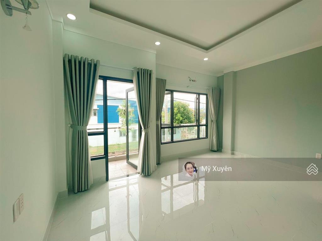 Chủ kẹt tiền cần bán căn nhà đã hoàn thiện, đang có hợp đồng thuê sẵn, cạnh trường đại học việt đức