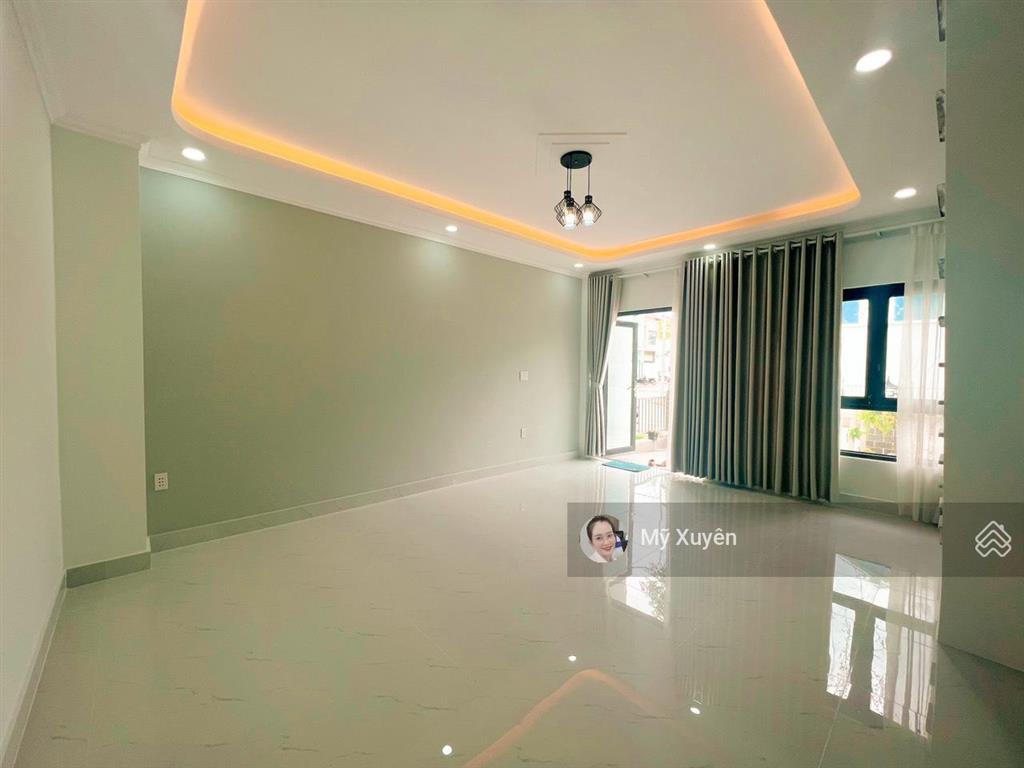 Chủ kẹt tiền cần bán căn nhà đã hoàn thiện, đang có hợp đồng thuê sẵn, cạnh trường đại học việt đức