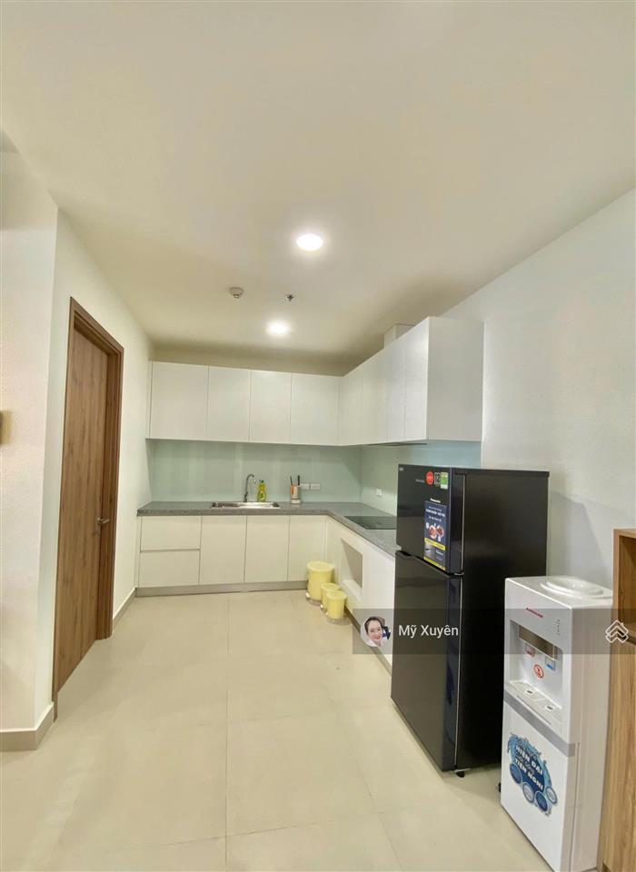 Bán ch chỉ 2,9 tỷ  full nội thất  2pn  tầng trung  sẵn hđ thuê 13 triệu