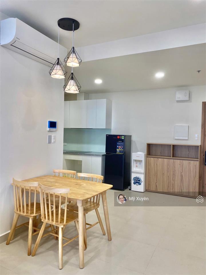 Bán ch chỉ 2,9 tỷ  full nội thất  2pn  tầng trung  sẵn hđ thuê 13 triệu